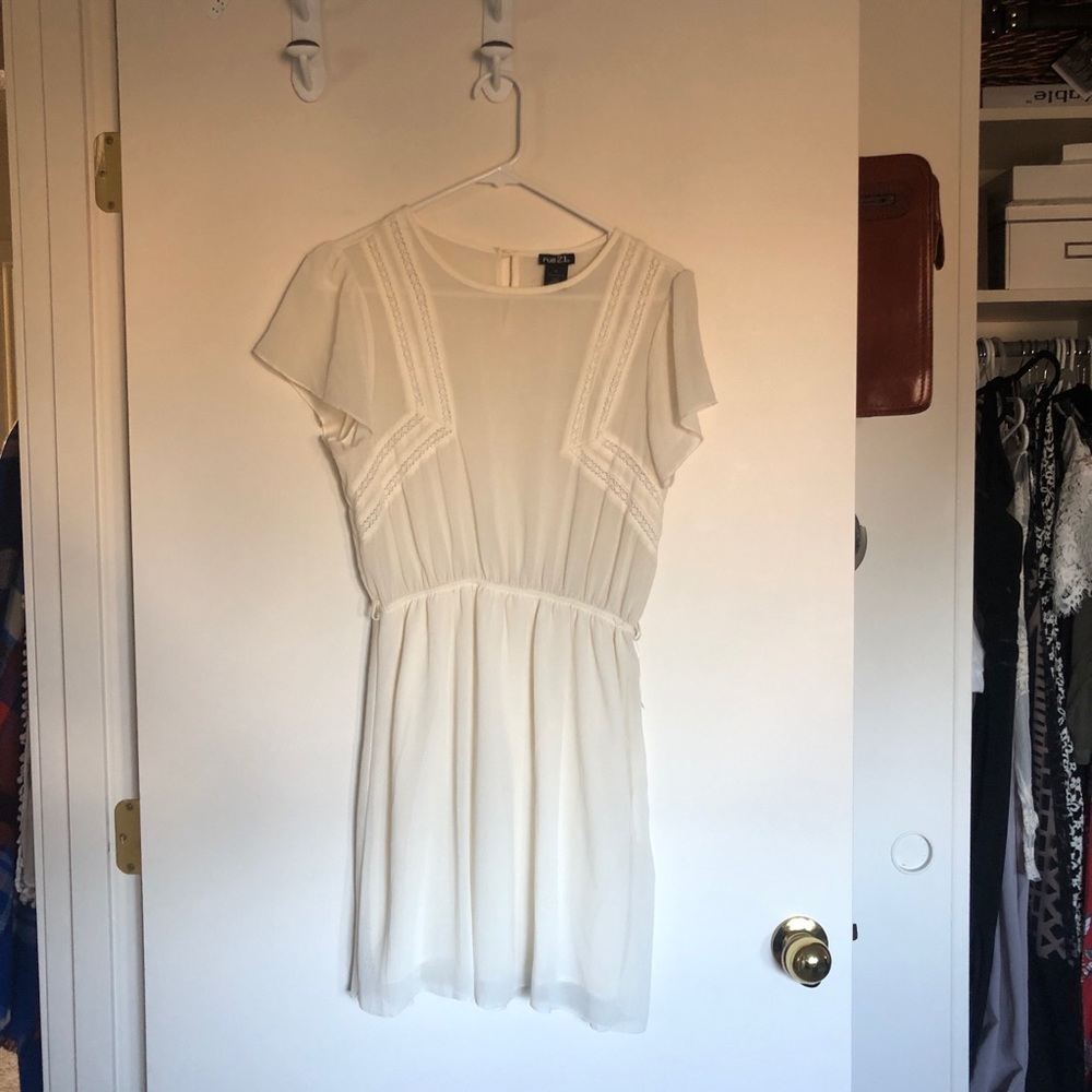 Rue 21 white short dress size medium